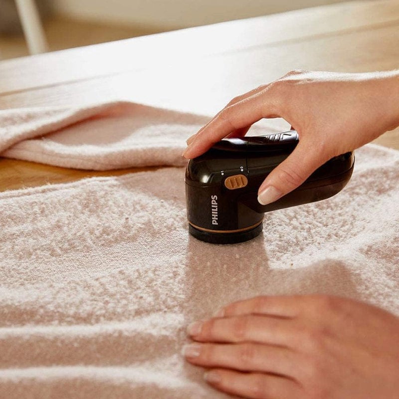 Philips Fabric Shaver - Black - Image 2
